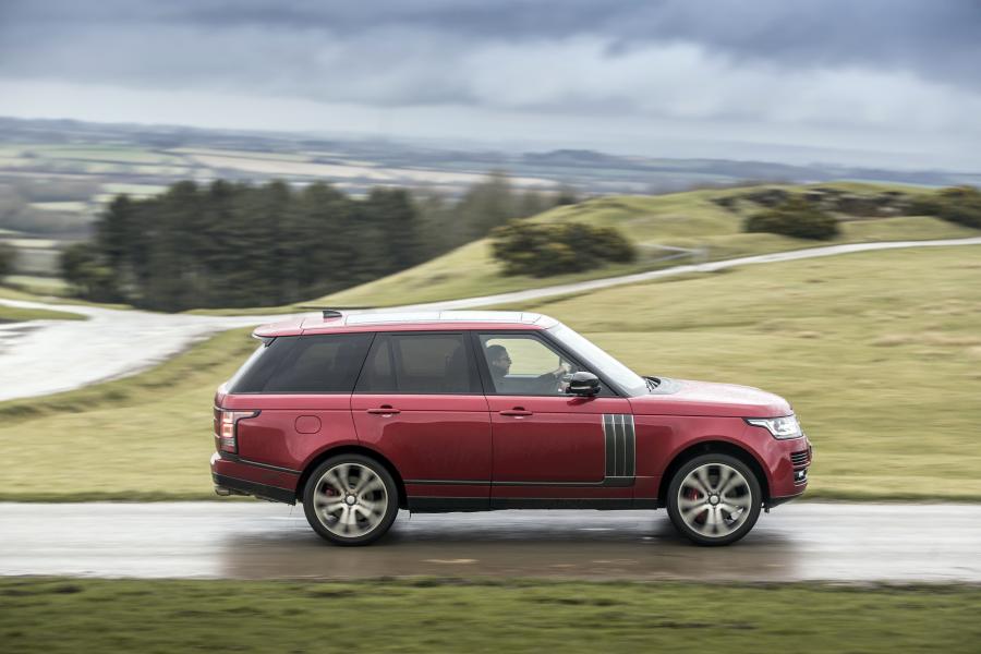  Land Rover Range Rover SVAutobiography Dynamic 2016 года  (UK) (фото 13 из 35)